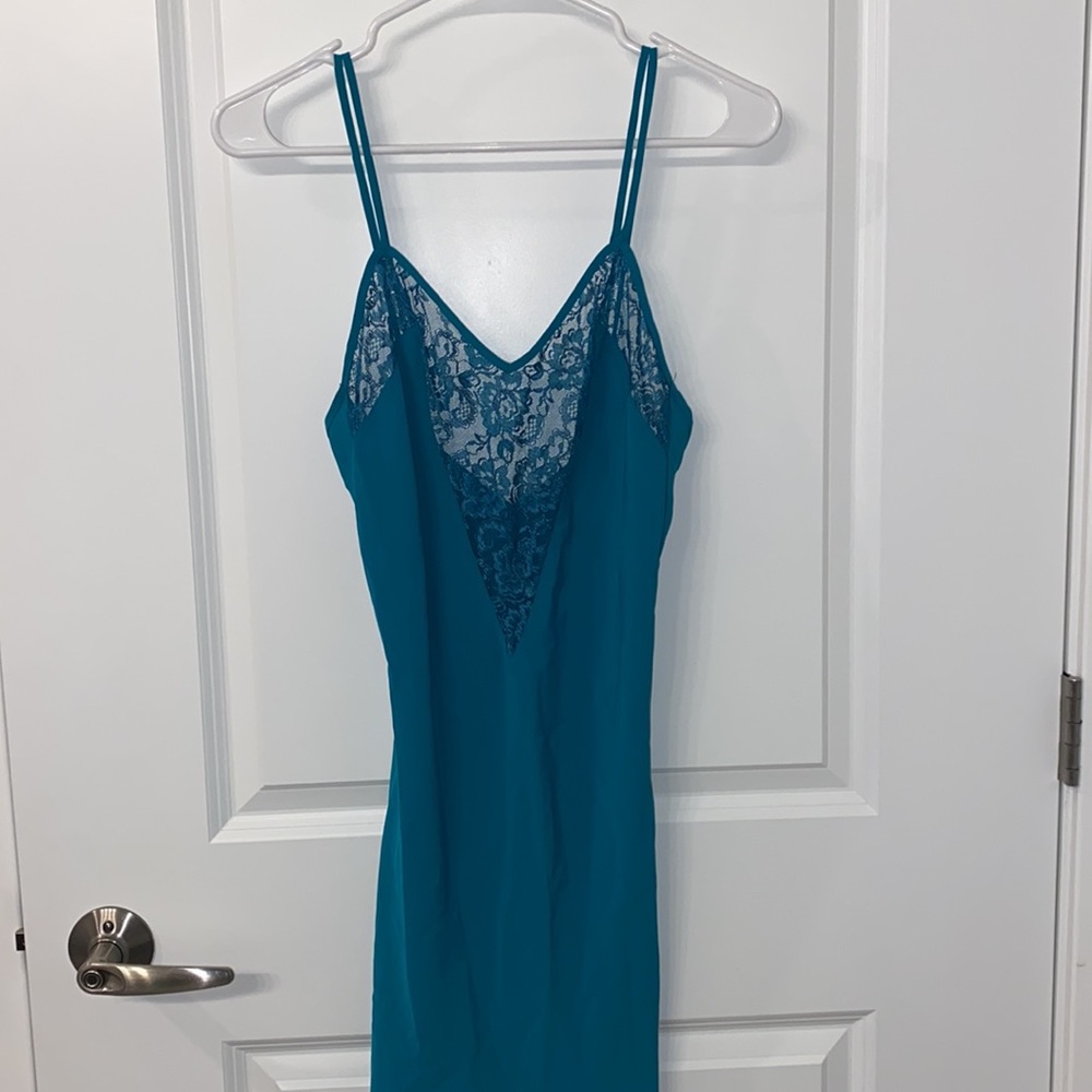 Vintage Victoria’s Secret Lingerie and Robe Set